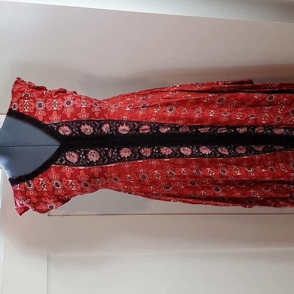 Lola P. Dresses & Skirts - Lola P handkerchief dress - S